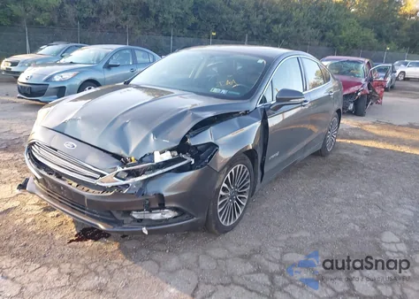2018 Ford Fusion Hybrid Titanium из США, поврежденный, VIN 3FA6P0RU7JR249138